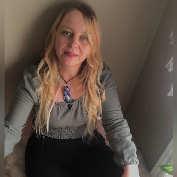 Meet your Posher, Liz - Picture 4 of 4